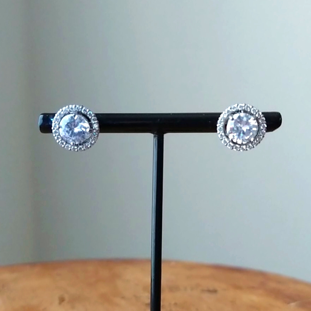 White Rhodium Cluster Earrings set